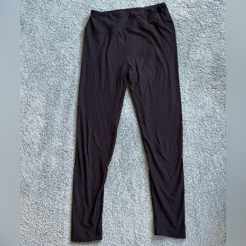 Super soft black leggings